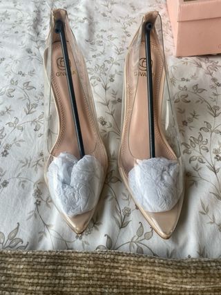 Zapatos tacón medio, transparentes y beige T39