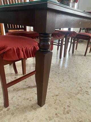 Mesa grande de madera . Con cristal protector incl