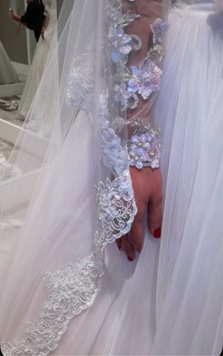 Vestido de novia blanco tipo princesa