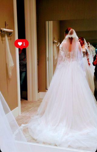 Vestido de novia blanco tipo princesa