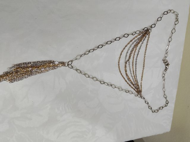 Collana con ciuffo pendente in argento !