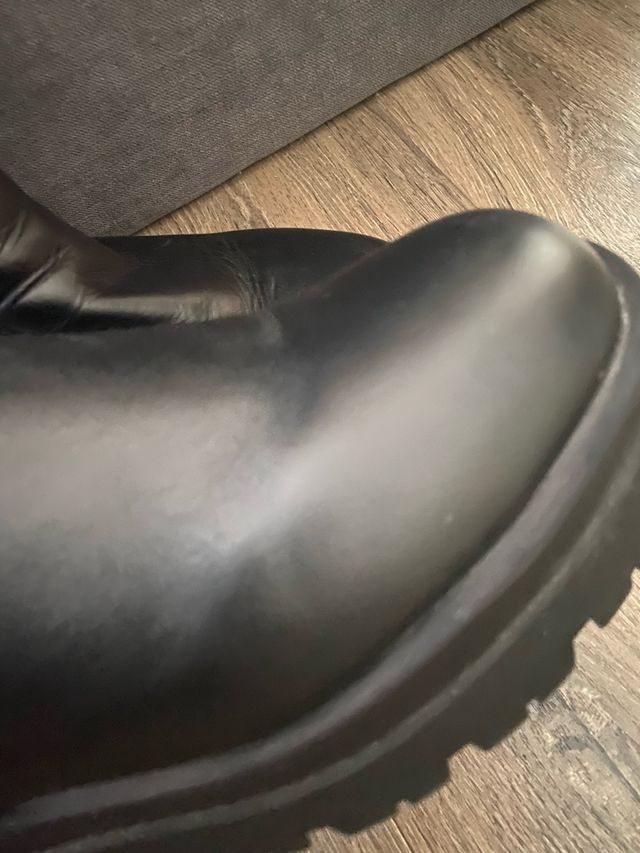 Botas. Track Piel Stradivarius