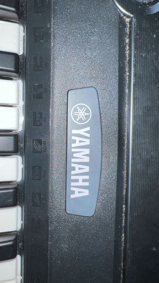 Yamaha EZ 220 Teclado de piano
