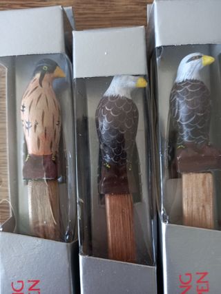 Bolígrafos de madera tallados