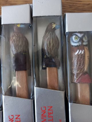 Bolígrafos de madera tallados