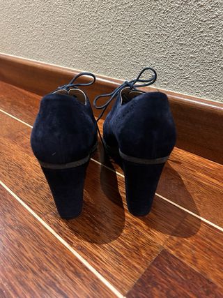 Zapatos tacón azul marino