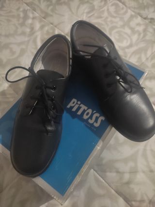 Se vende Zapatos de comunión de niño