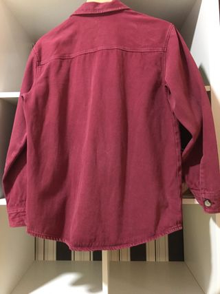 Cazadora sobrecamisa vaquera burdeos