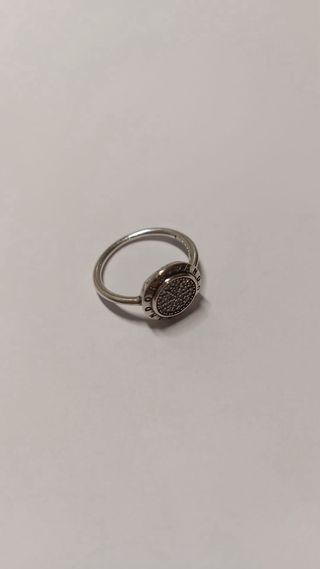 Anillo de plata con circonitas de Pandora