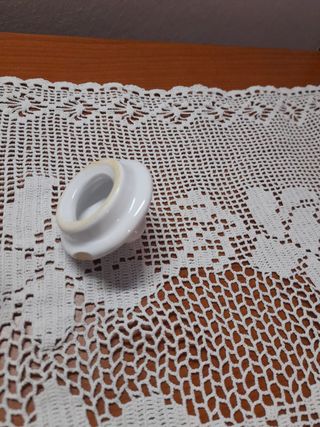 Teiera in ceramica con coperchio