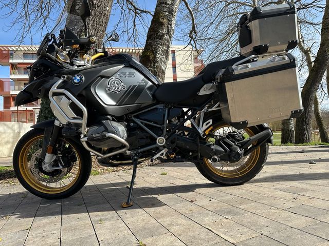 BMW R1250GS Triple Black tope de gama