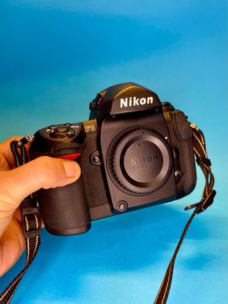 NIKON F6 // CÁMARA ANALÓGICA