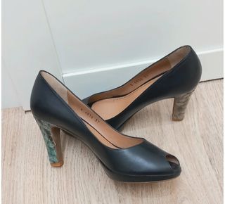 Zapatos Peep Toe con tacón. Lotusse 