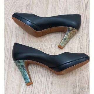 Zapatos Peep Toe con tacón. Lotusse 