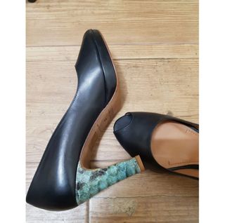 Zapatos Peep Toe con tacón. Lotusse 