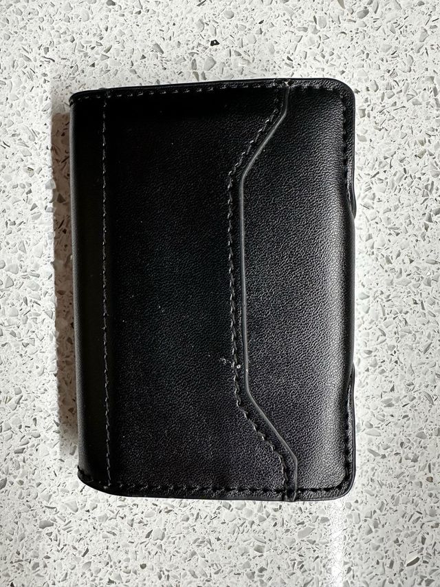 Portatessere e contanti