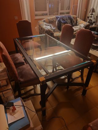 Mesa y sillas