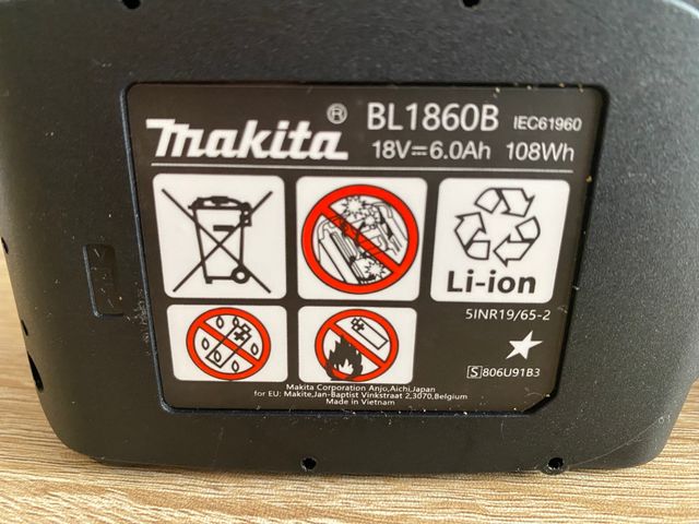 Dos baterias Makita de 6 amperos