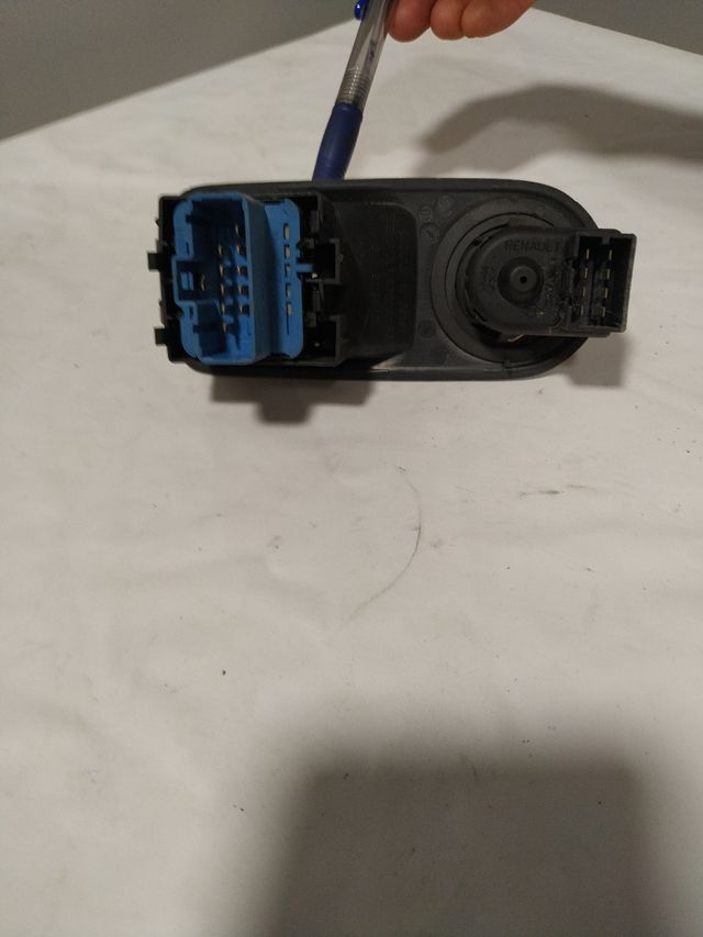 8200011867 Mando elevalunas Renault trafic  2008