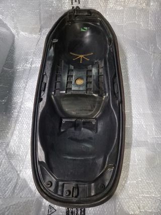 Asiento para Piaggio X10