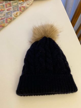 Gorro de lana y piel como nuevo