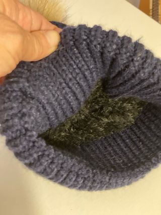 Gorro de lana y piel como nuevo