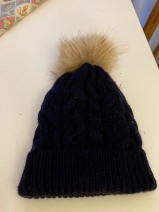 Gorro de lana y piel como nuevo