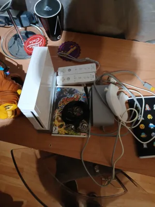 Mario Strikes Wii + wii completa más mandos