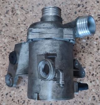 Bomba de agua motor BMW 2.0 N43B20A