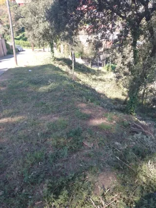 Terreno edificable a dos calles