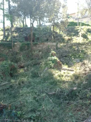 Terreno edificable a dos calles