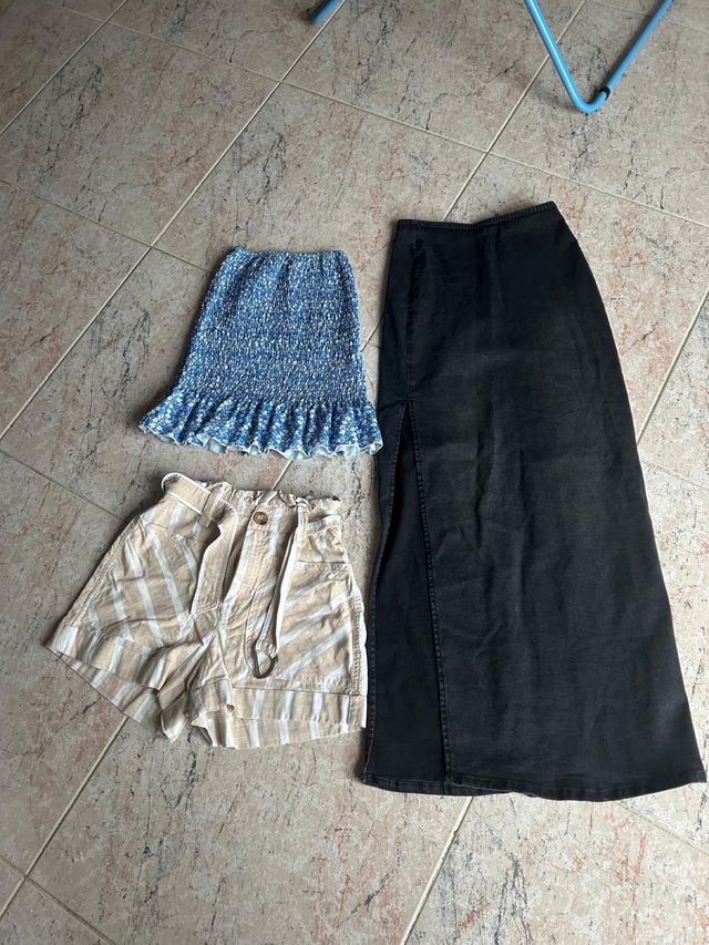 Lote de pantalon y faldas bershka talla xs