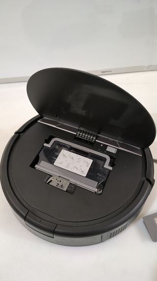 Robot aspirador PARA REPARAR P1Y6075