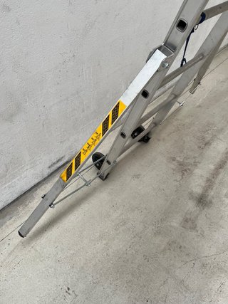 ESCALERA DE ALUMINIO SVELT