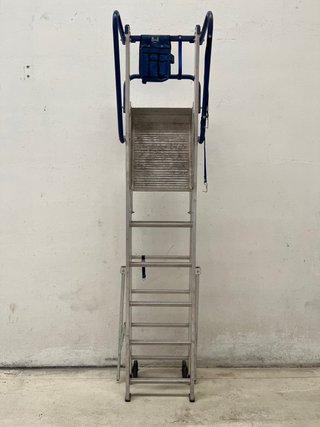 ESCALERA DE ALUMINIO SVELT