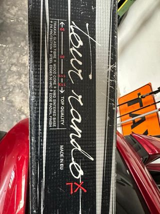 Sci attacchi e pelli scialpinismo 