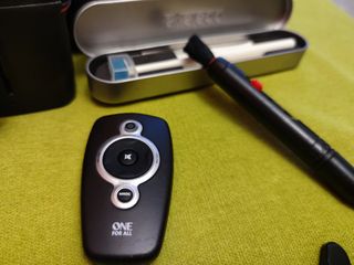 Cámara Réflex Nikon D7000, objetivo Nikon  18-200.