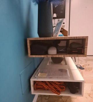 Mobile in legno e vetro