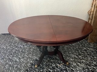 Mesa clasica de comedor ovalada extensible