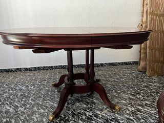 Mesa clasica de comedor ovalada extensible