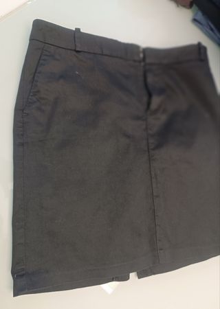 Falda corta negra formal