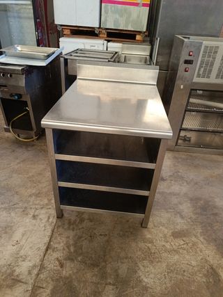 MESA DE TRABAJO EN ACERO INOXIDABLE