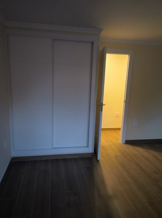 Ya instalación puertas  madera,rodapié,