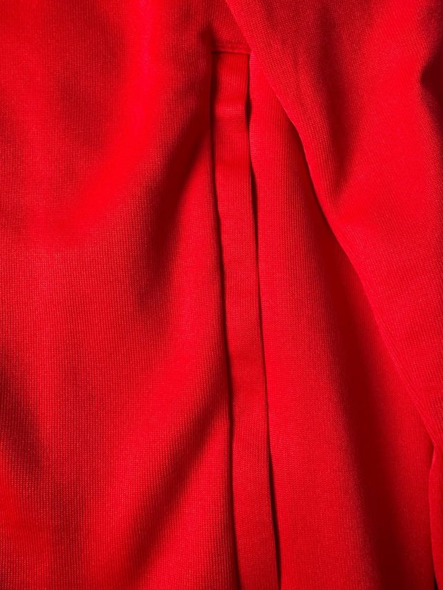 Sudadera Adidas con etiquetas