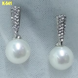Pendientes Plateados Perlas y Pedrería