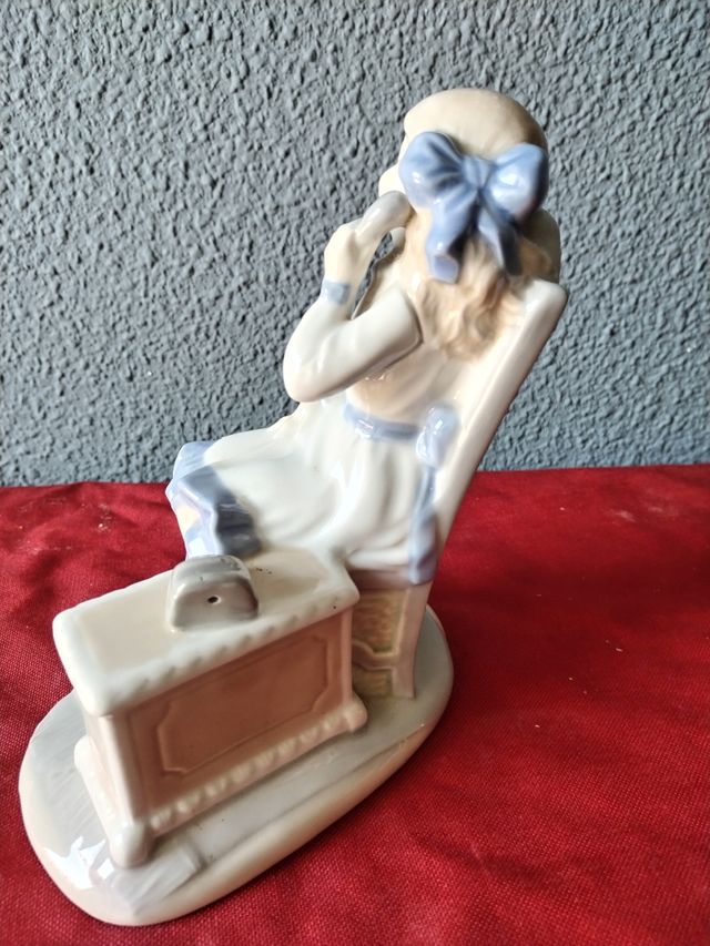 Figura antica in porcellana