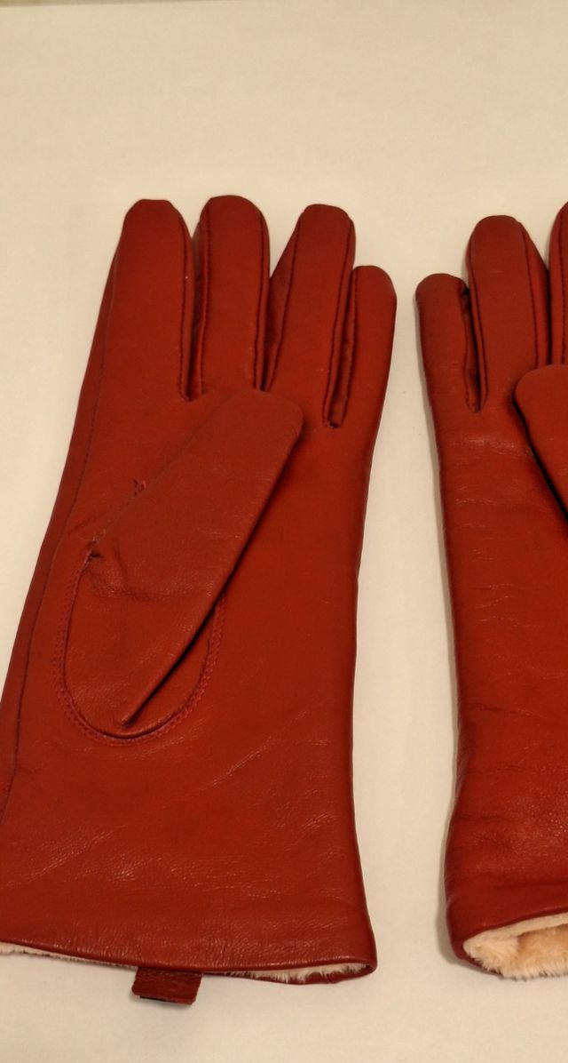 Guantes de polipiel rojos