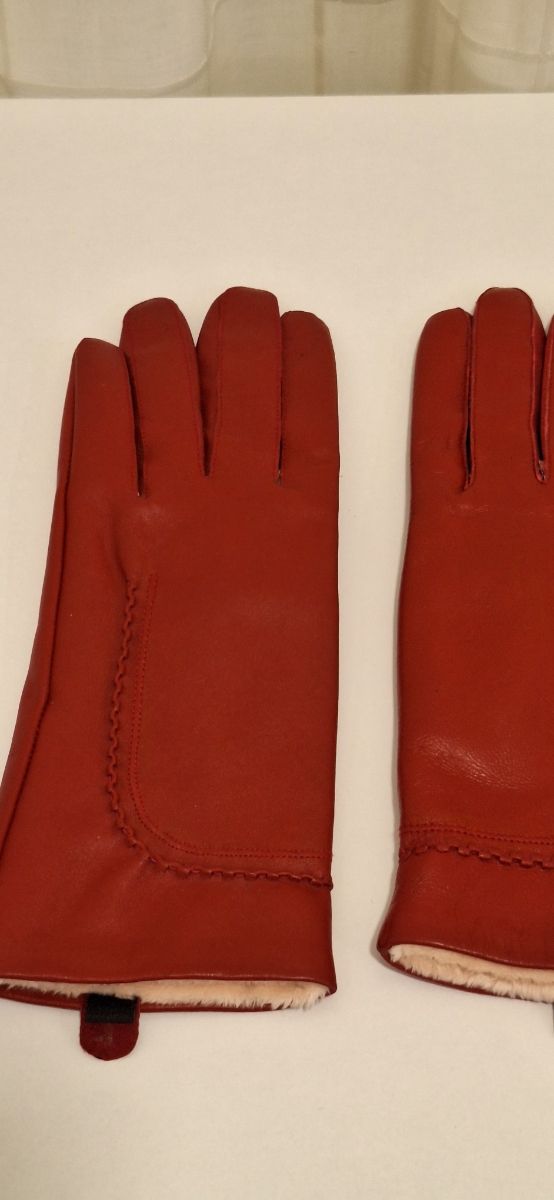 Guantes de polipiel rojos