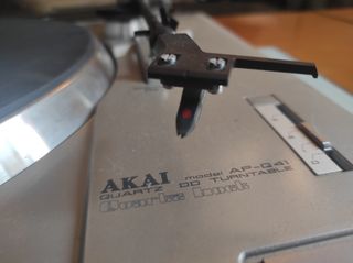 Tocadiscos Akai AP Q41