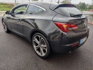 Opel Astra J GTC 2.0
